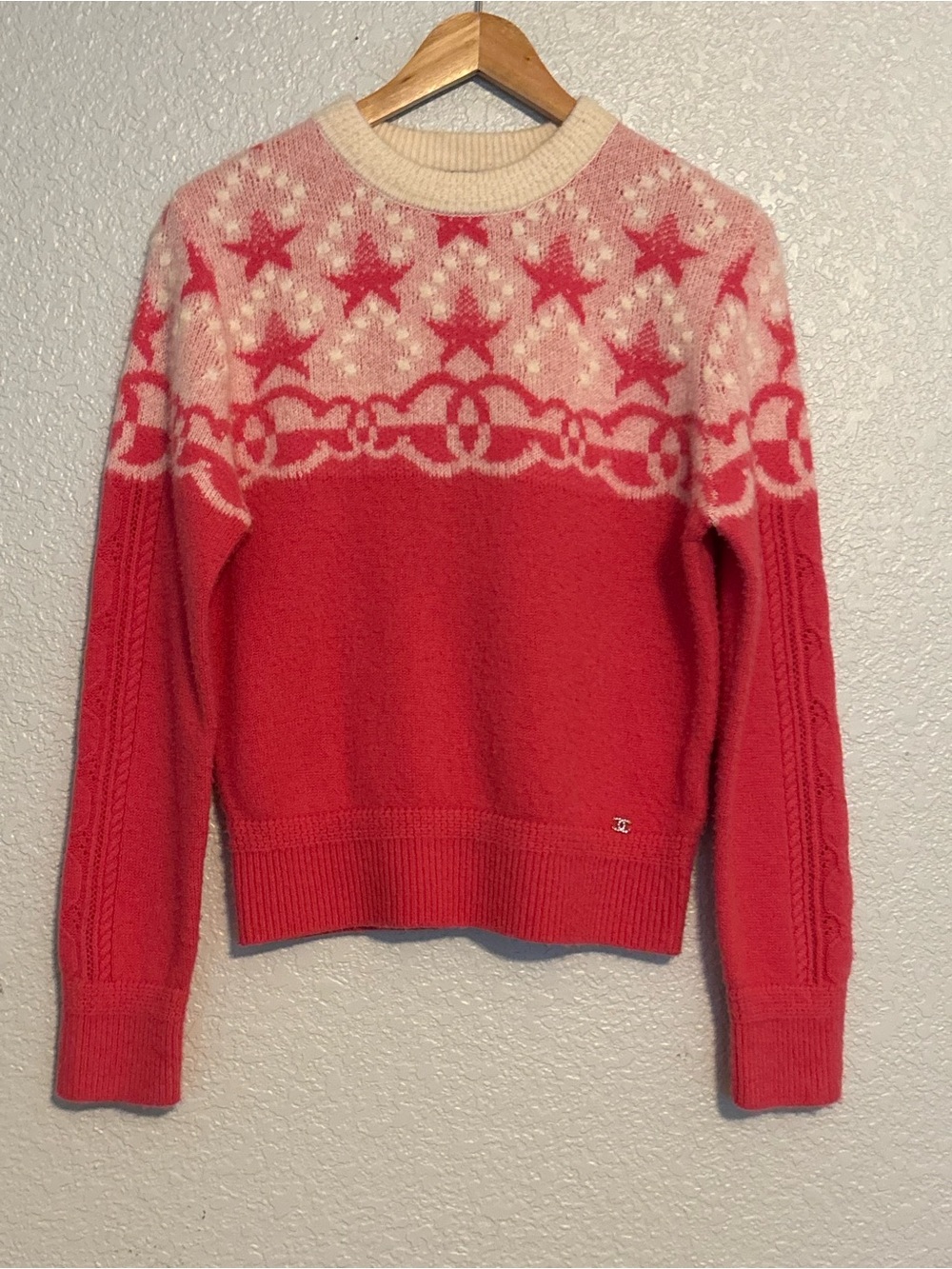 CHANEL Pink and Cream Star Yoke Cable Crewneck Sweater